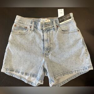Abercrombie & Fitch High Rise 4" Mom Short